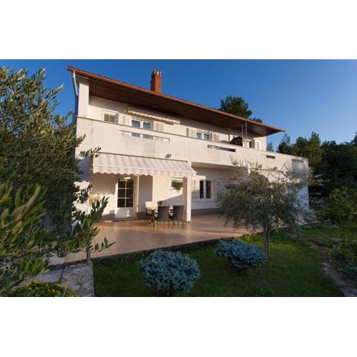 Apartment Jadranka quiet & near the beach!