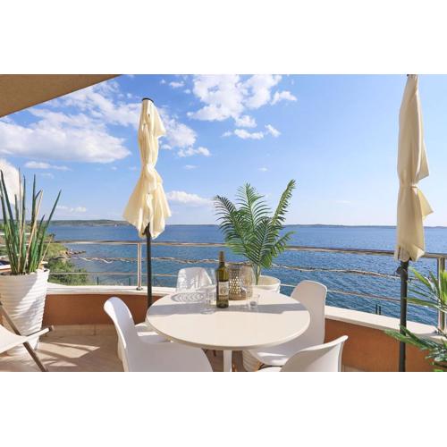 Apartment Jasmin - Amazing Seaview Maisonette with direct beach access