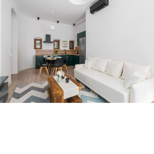 Apartment Kamienica Chełmońskiego 10 przy MTP by Noclegi Renters