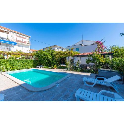 Apartment Kastel Stari 20
