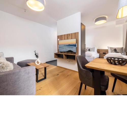 Apartment Kleines Bergblick 09 by Interhome