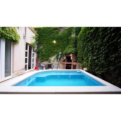 Apartment Kvaternikova - pool, grill, 4 bedrooms, 3 bathrooms