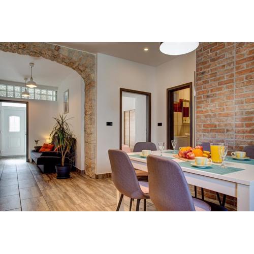 Apartment Laura with Terrace