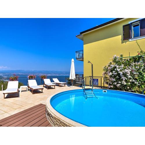 Apartment Laurus-3 by Interhome