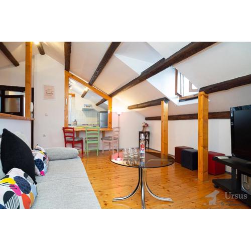 Apartment Lira