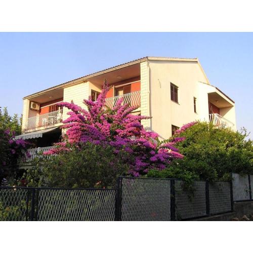 Apartment Ljube