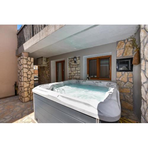 Apartment Loro with Jacuzzi