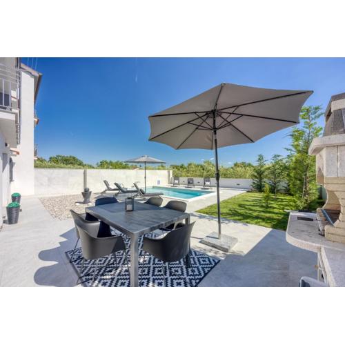 Apartment Luana with private pool