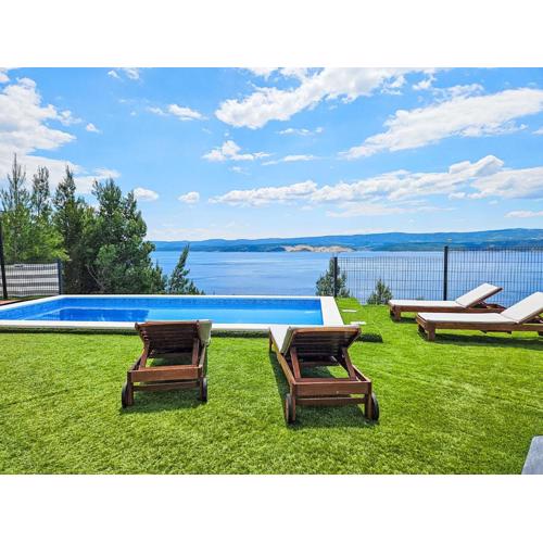 Apartment Luxury Apartman Mir by Interhome