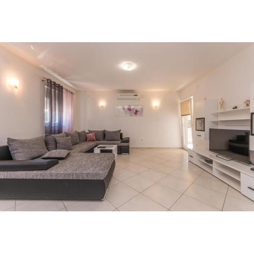 Apartment M&A