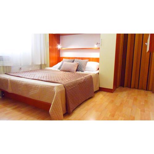Apartment Maestral Mit Balkon