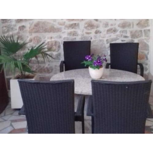 Apartment Magdic - Two Bedroom Apartment with Terrace