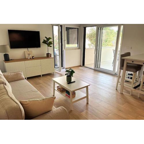 Apartment Maris - 1 Min to Beach & Sea View