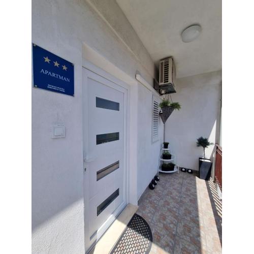 Apartment Mastrinka by the sea -10m