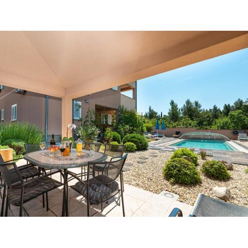 Apartment Matas-3 by Interhome