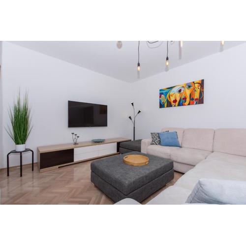Apartment Mika1