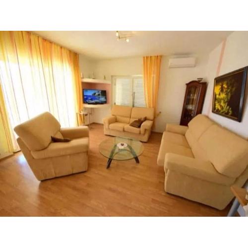 Apartment Mila - Three Bedroom Apartment with Terrace and Sea View