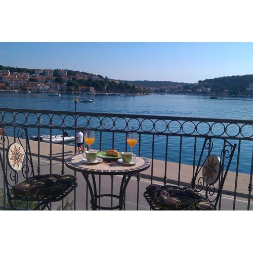 Apartment Milka with sea view