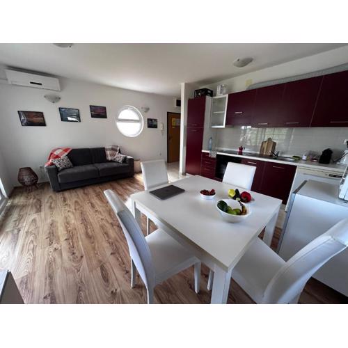 Apartment Milna Dante