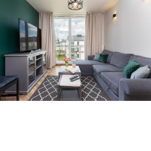 Apartment Mistral Gdynia with Parking by Noclegi Renters