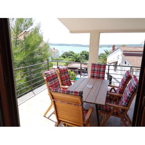 Apartment Mit Drei Schlafzimmern Und Meerblick