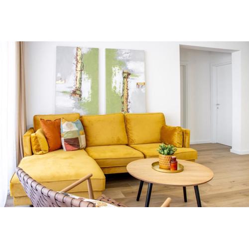 Apartment MOLO with a terrace, garden and a heated pool