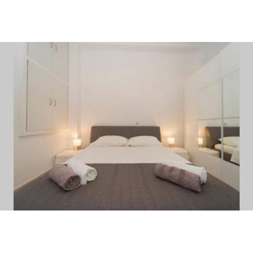Apartment N central