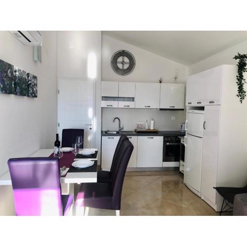 Apartment Navalia sea view