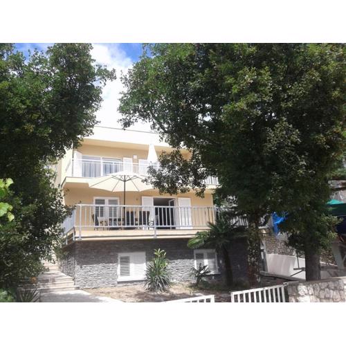Apartment Nikica (with sea view, garden, parking)