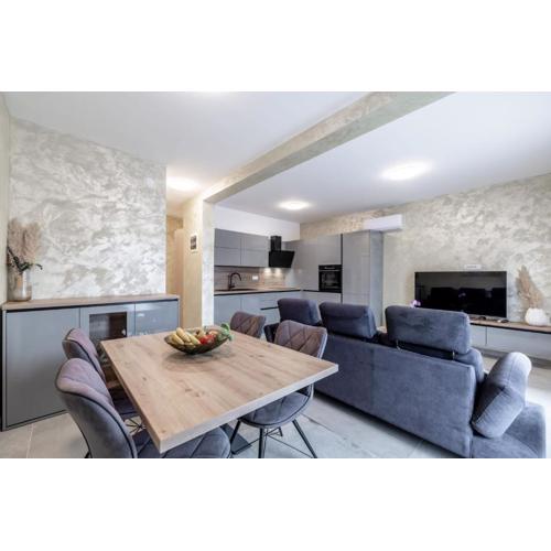 Apartment Nikol
