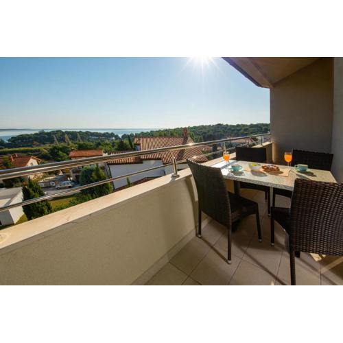 Apartment Oliva - top floor with beautifull sea view