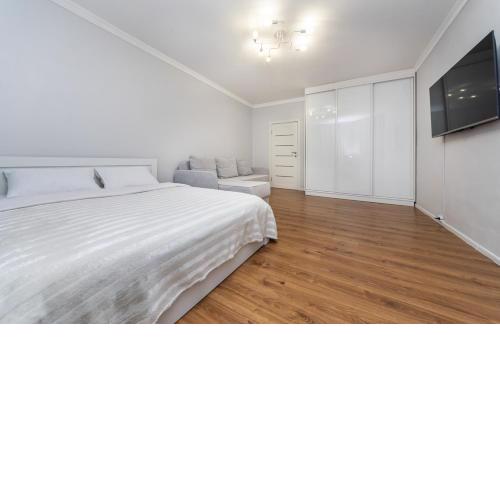Apartment on Akhmatovoyi 32/18