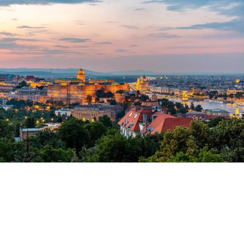 Apartment on Gellért Hill Downtown with free garage & Castle View