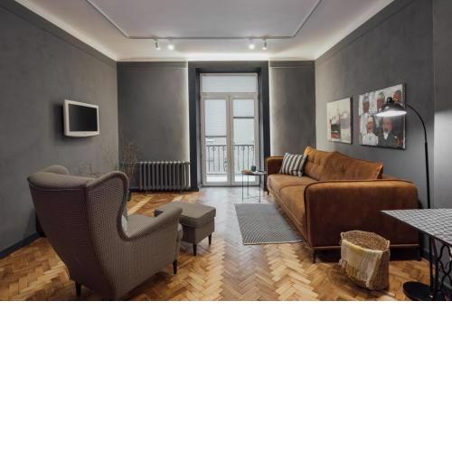 Apartment on Hnatiuka with Parking