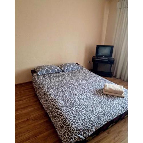 Apartment on Kravchuka, 11b