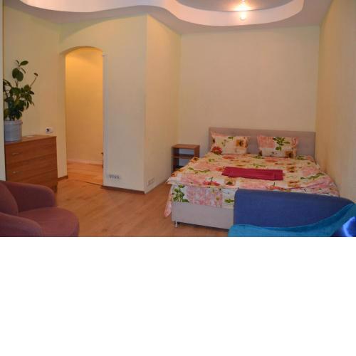 Apartment on Peremogy Square