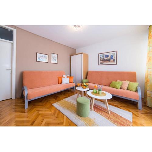 Apartment Orange Oasis