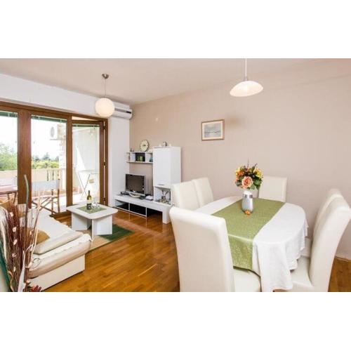 Apartment Penetra - Two Bedroom Apartment with Balcony and Sea View