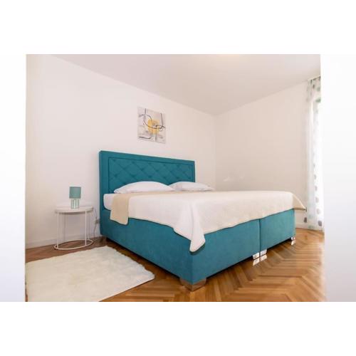 Apartment PERLA - Two Bedroom Apartment With Stunning View