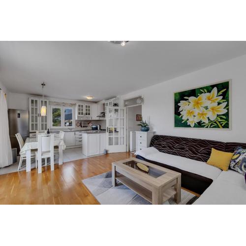 Apartment PINE FINE with FREE PARKING