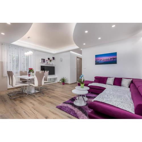 Apartment R & Z-Brand new family apartment with a spacious yard