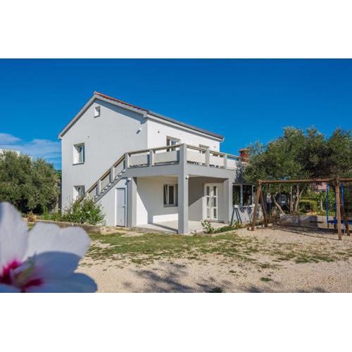 Apartment Radovic Nives