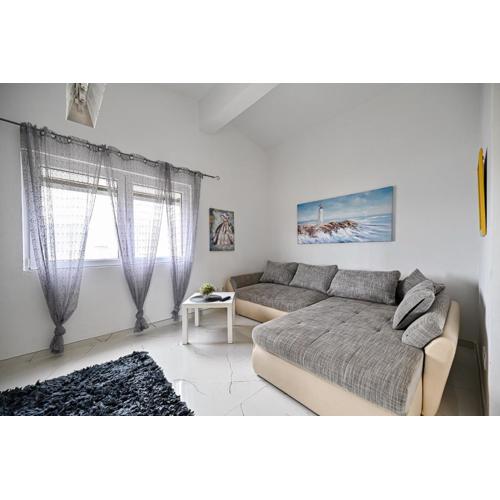 Apartment Ražanac Nikola 2