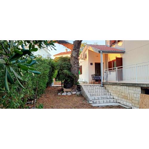Apartment Rino, only 30m from the sea