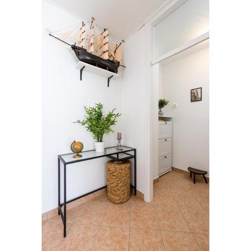 Apartment Romana with a spacious terrace