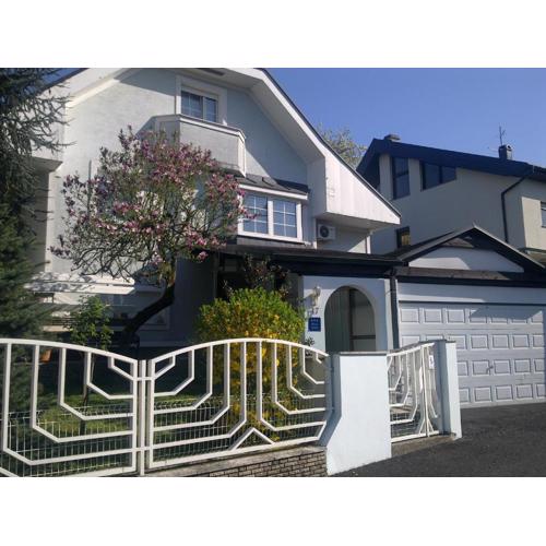 Apartment & Rooms Miboti