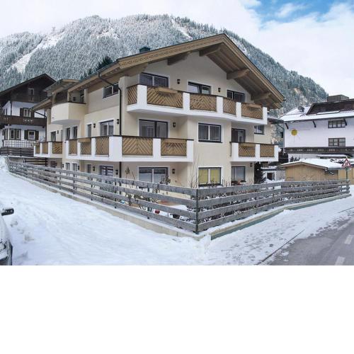 Apartment Rosa-1 by Interhome