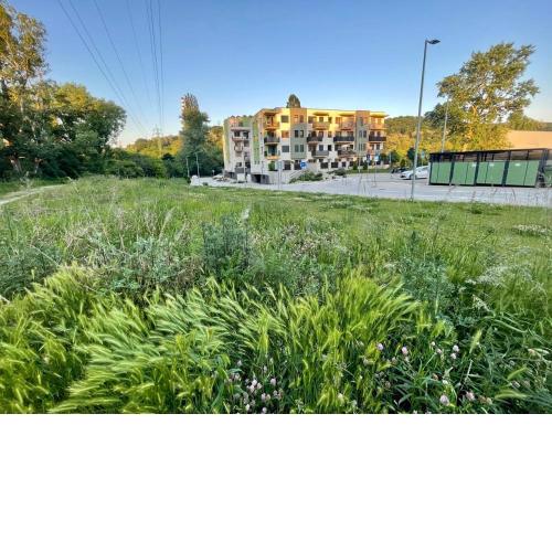 Apartment Rosnička, Perfect Location with 24h Checkin, Balcony, AC & Free Parking