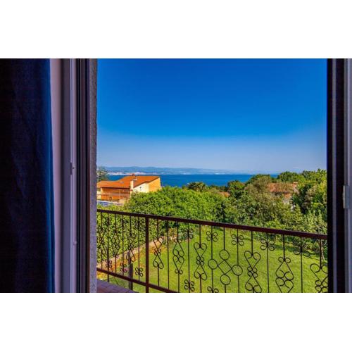 Apartment Roza, sea view, free parking