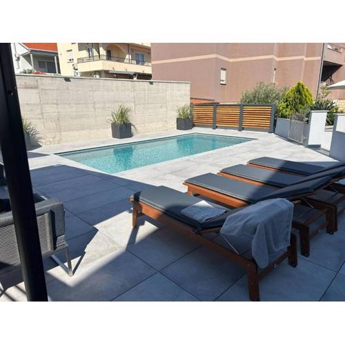 Apartment SaRa with pool